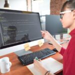 IA générative transformant le développement web pour des sites innovants et optimisés.