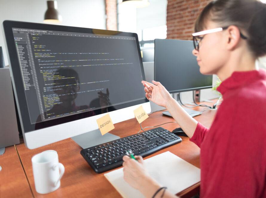 IA générative transformant le développement web pour des sites innovants et optimisés.